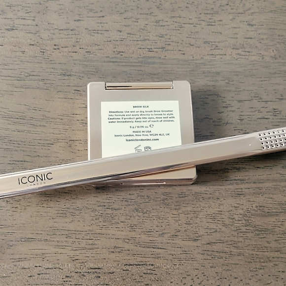 Iconic London Brow Silk & Brush Bundle - Picture 3 of 3